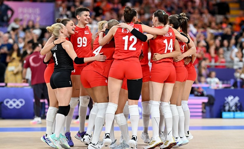 Filenin Sultanları Çin'i 3-2 yendi
